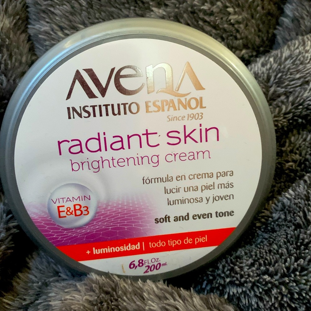 AVENA Instituto Español radiant skin brightening cream